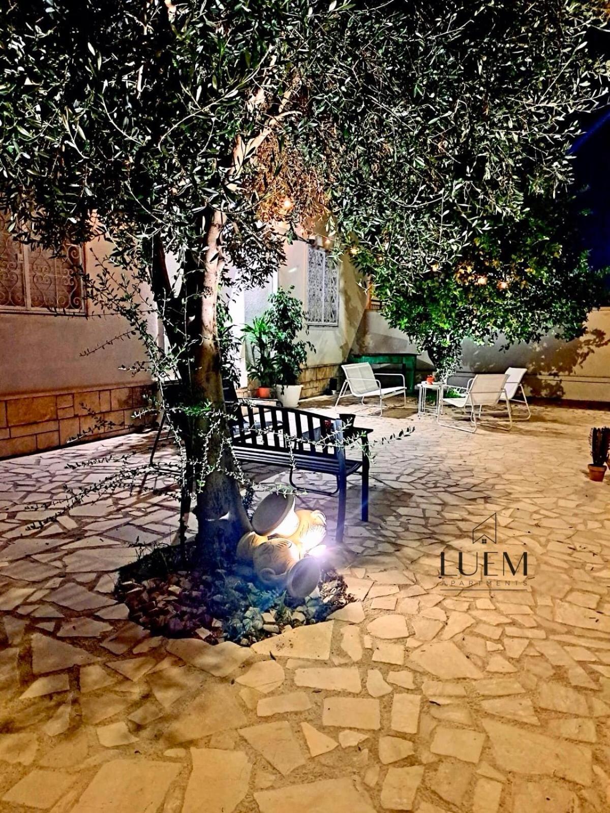 Luem Apartments Lecce Esterno foto
