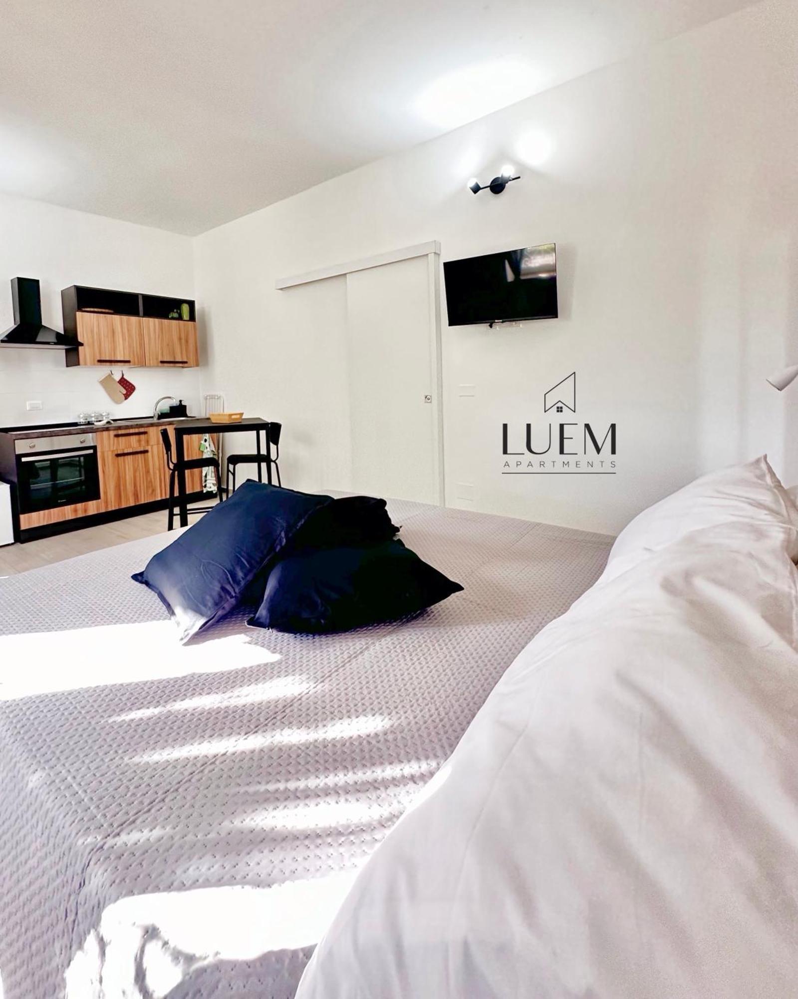 Luem Apartments Lecce Esterno foto