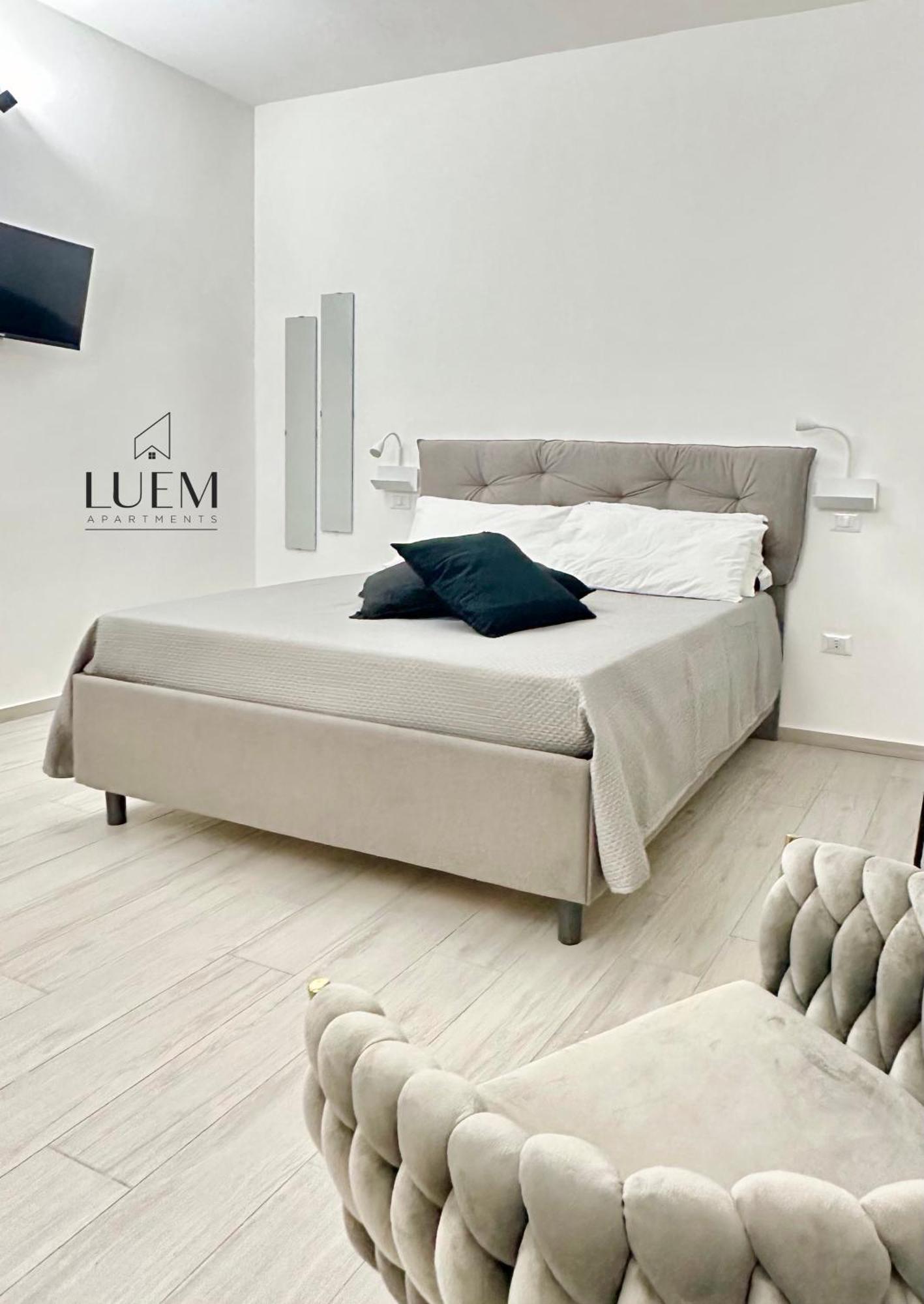 Luem Apartments Lecce Esterno foto