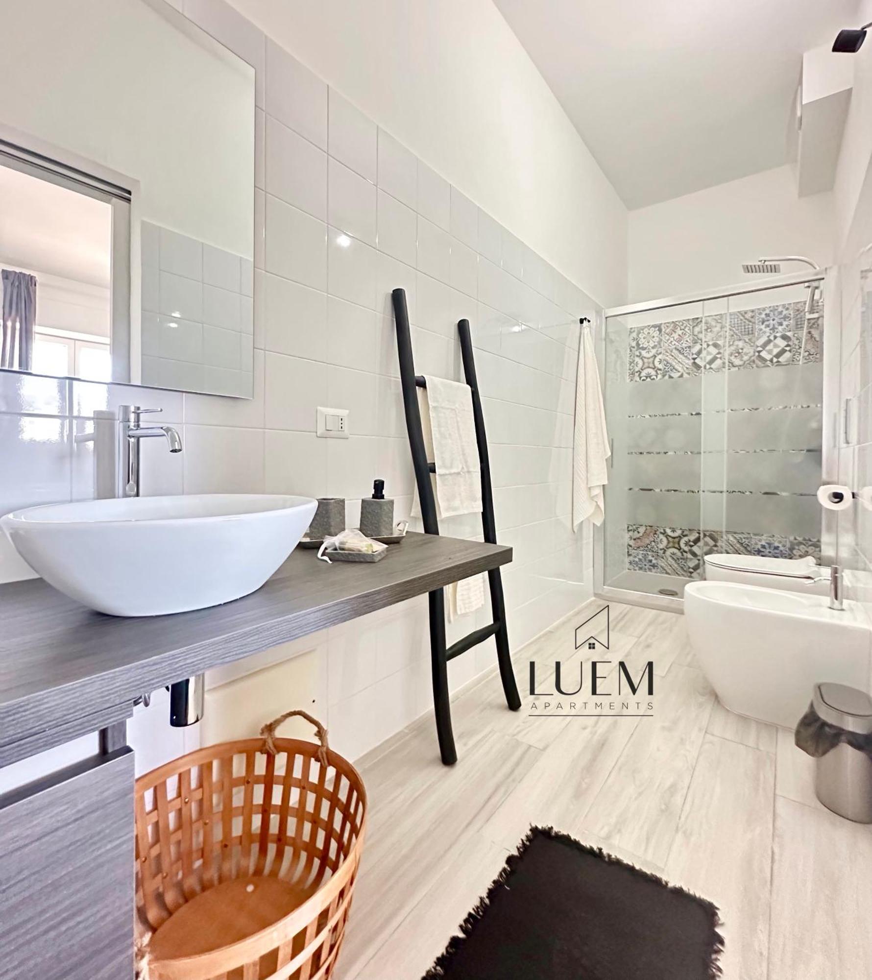 Luem Apartments Lecce Esterno foto