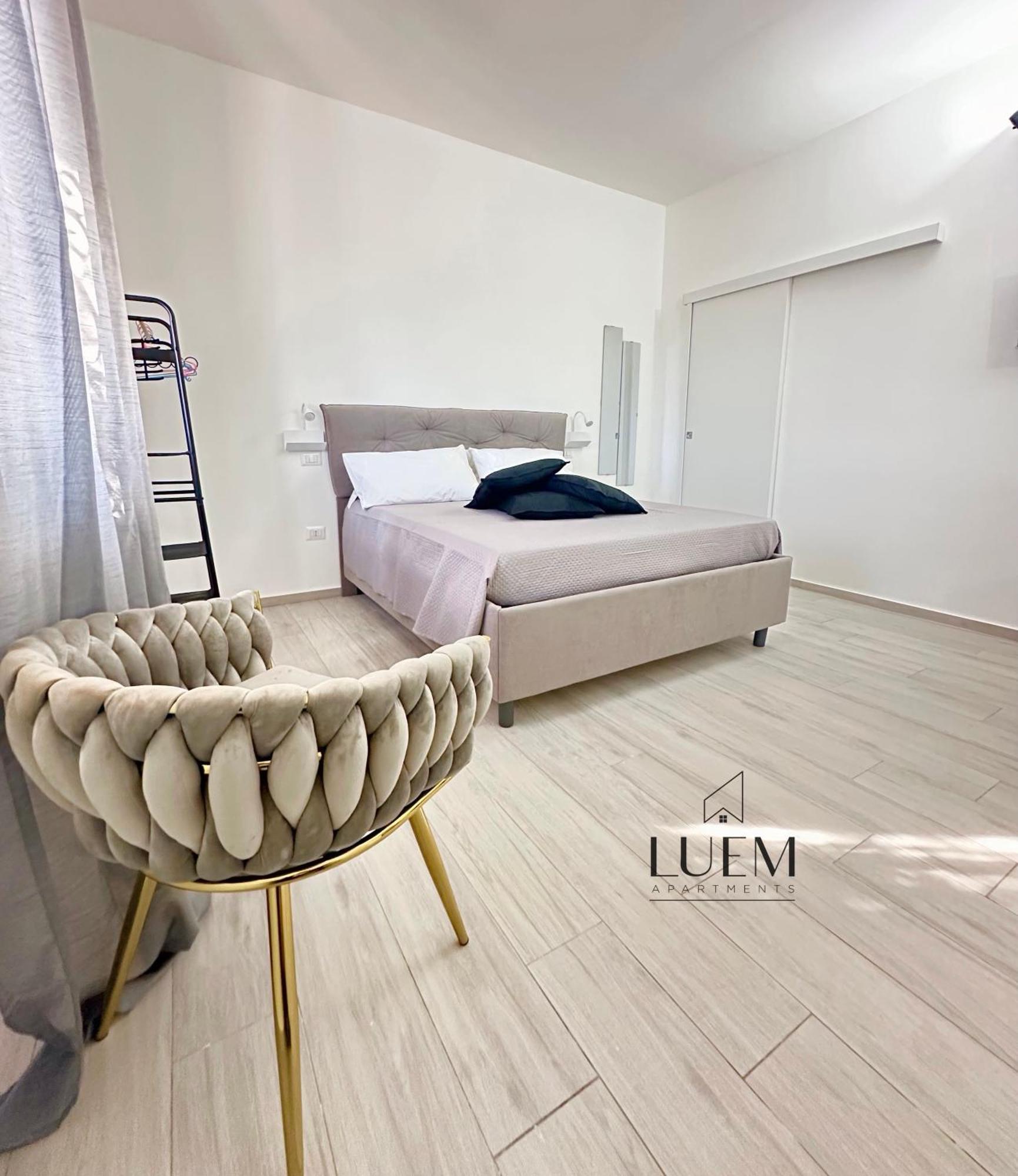 Luem Apartments Lecce Esterno foto