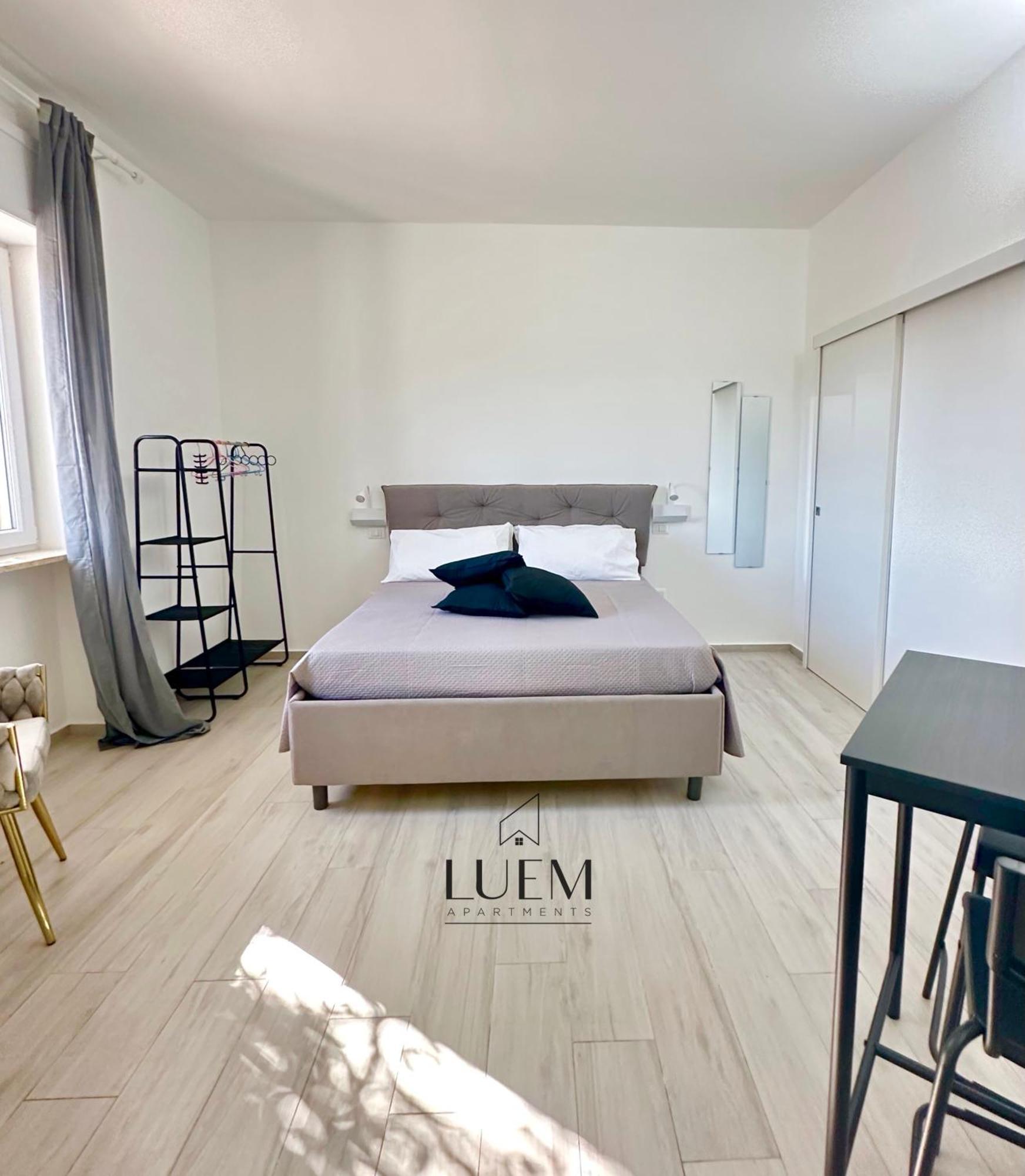 Luem Apartments Lecce Esterno foto