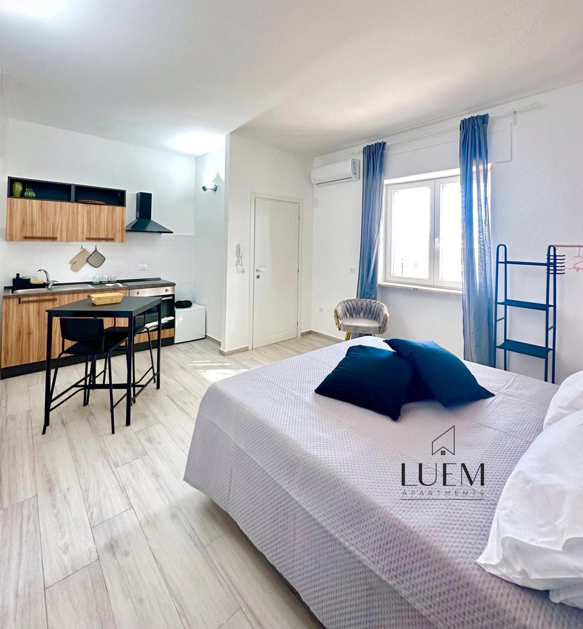 Luem Apartments Lecce Esterno foto